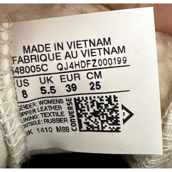 Converse  Chuck Taylor All Star Women's High Top Shoes - Size 8 Blemish On Shoes - Picture 4 of 7